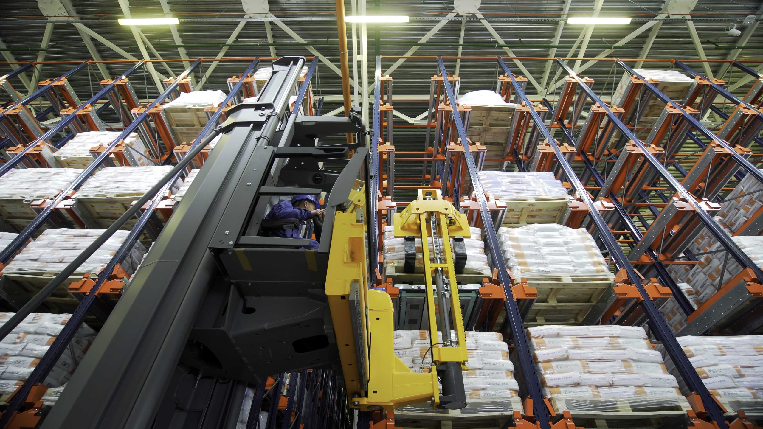 Automated storage and retrieval system